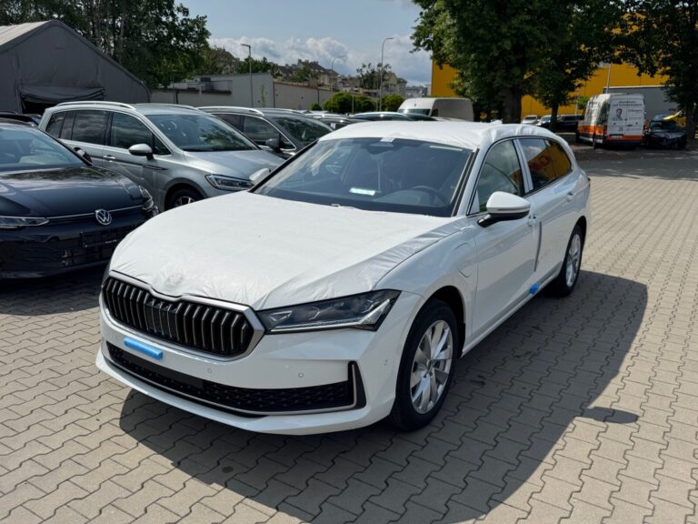 Škoda Superb Edition 130